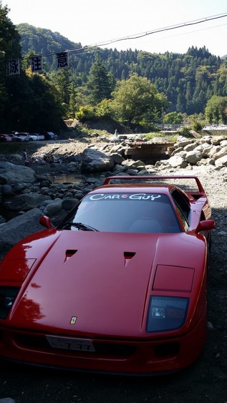 ferrari-f40-goes-camping-barbecues-is-awesome_100482651_m.jpg