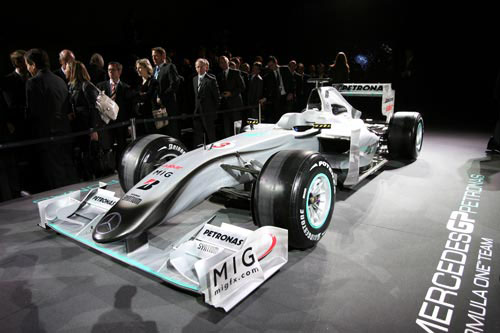 mercedeslaunch005.jpg