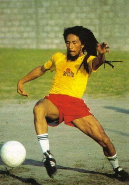 bob-marley-with-ball01.jpg