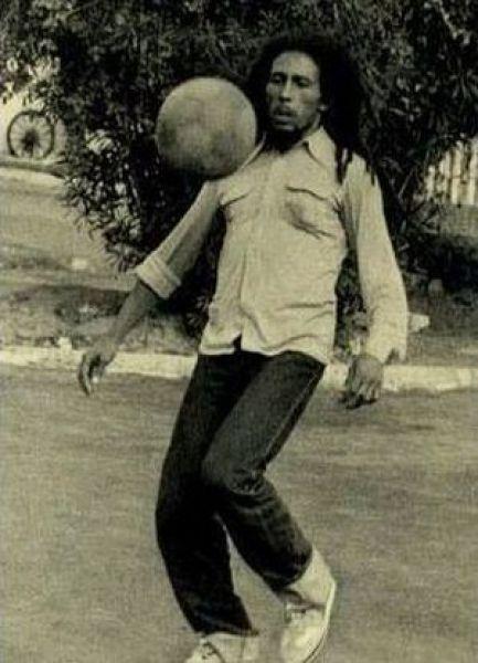 bob-marley-with-ball08.jpg