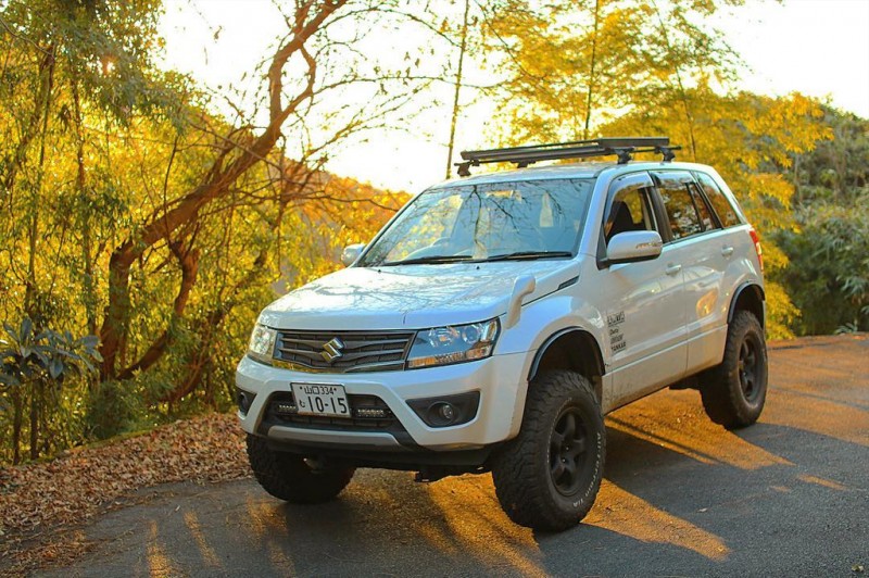 Lifted-Suzuki-Grand-Vitara-offroad-6.jpg