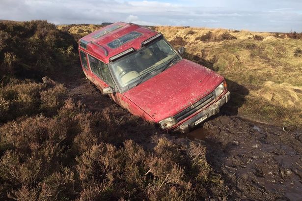 The-Land-Rover-Discovery-lies-abandoned-after-becoming-stuck.jpg