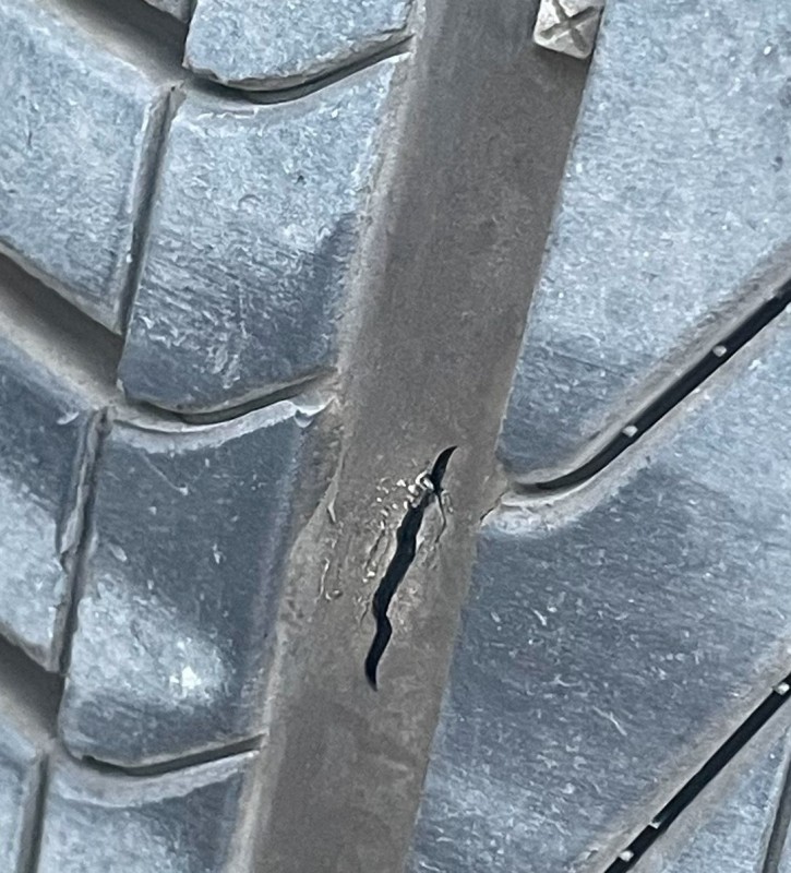 Continental Ultra Contact.jpg