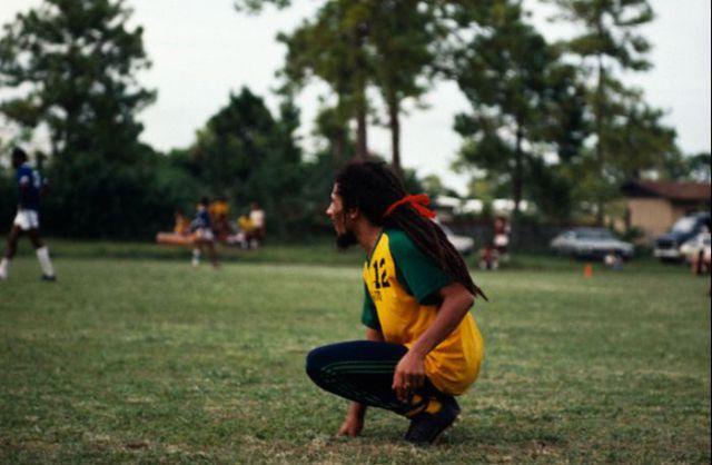 bob-marley-with-ball05.jpg