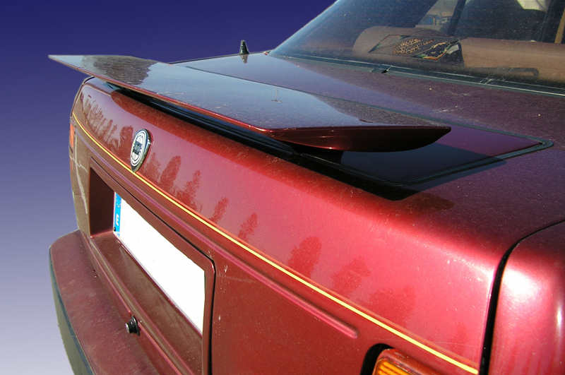 Lancia_thema_8_32_spoiler.jpg
