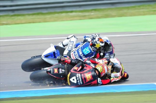 9 Ο Bautista ρίχνει τον Lorenzo, Ολλανδία, MotoGP.jpg
