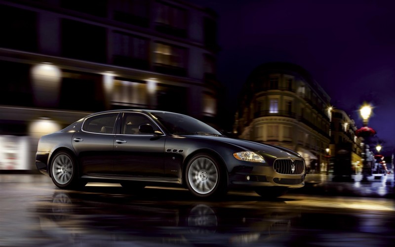 2010-Maserati-Quattroporte-Sedan-Image-010-1680.jpg