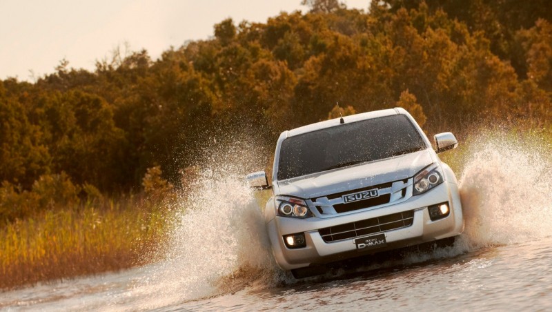 isuzu-d-max-2012-2.jpg