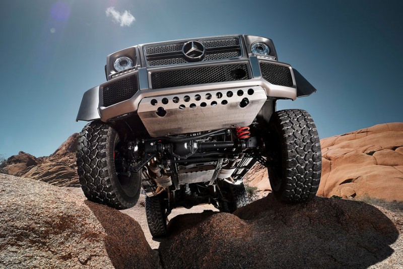 Mercedes-G63-AMG-6x6-19-fotoshowImageNew-c8da6e7a-664656.jpg