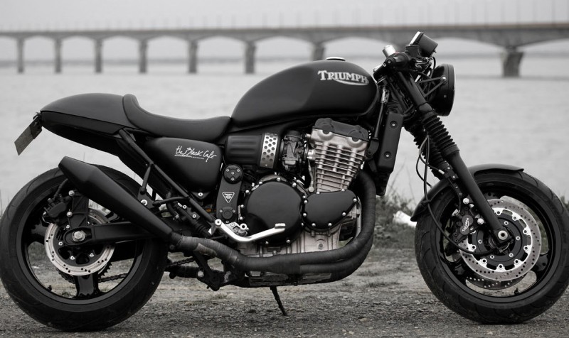 triumph_adventurer_caferacer.jpg